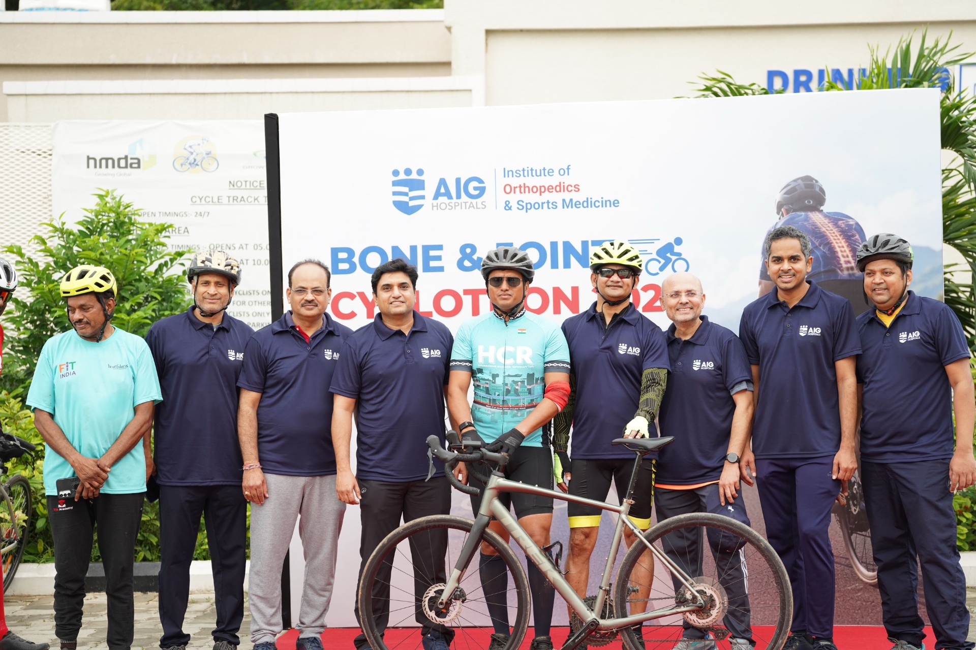 Organisers, doctors and cyclists together at a city cyclothon